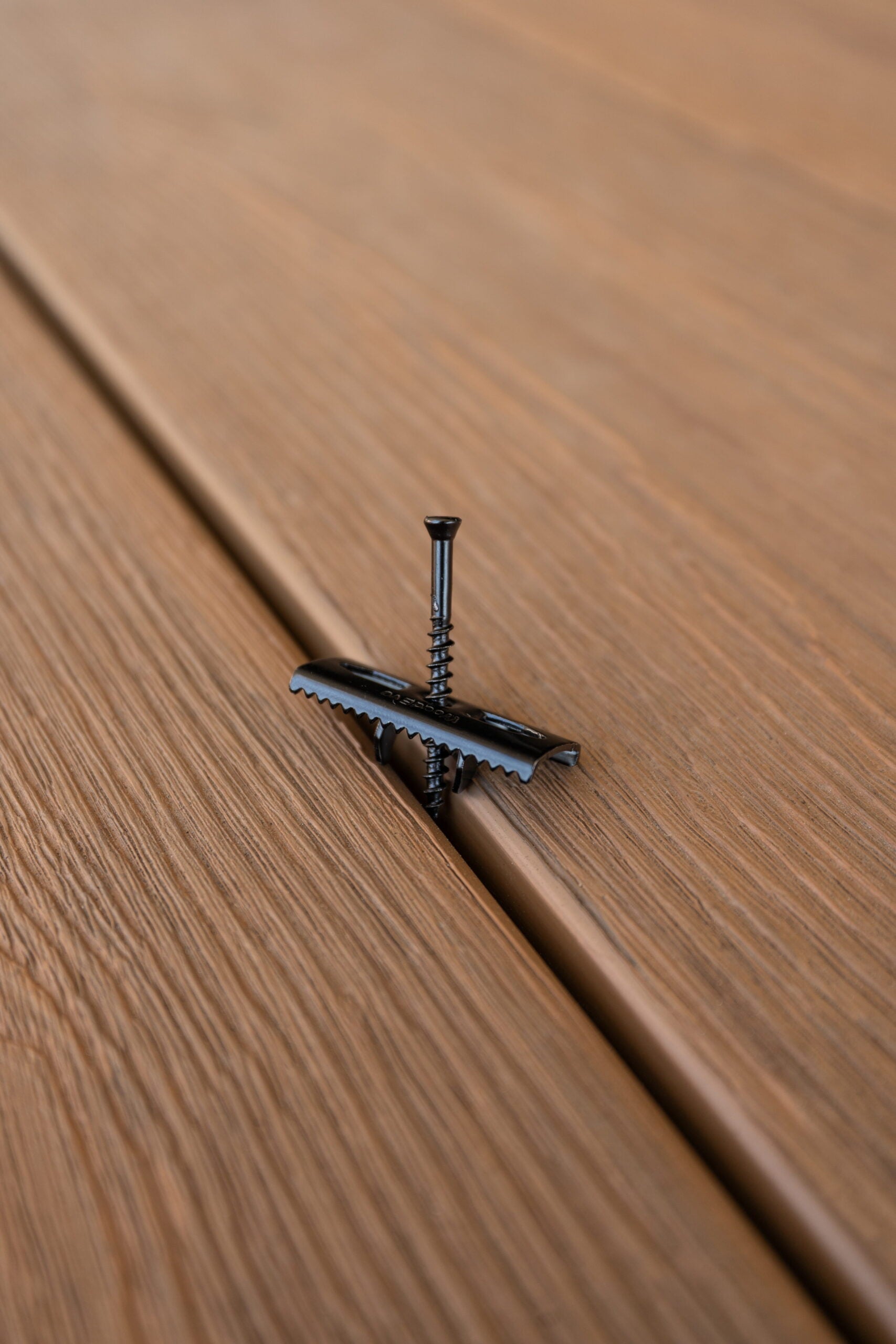 WoodEvo TruLock decking clip with screw